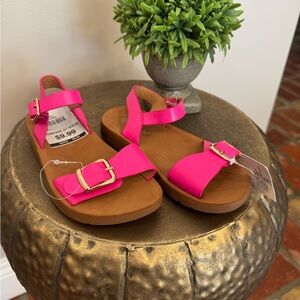 Link Fuchsia Sandals with Buckle